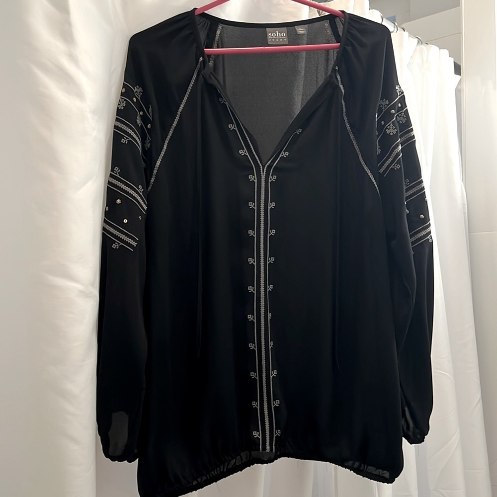 GREAT CONDITION -NY & Co Size L black sheer pullover shirt